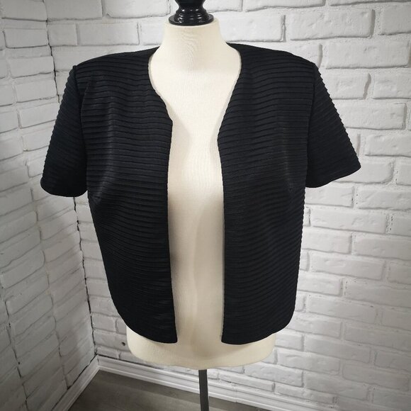 2 / $30.00 - Patra Ladies Size 12 Fully Lined Black Short Sleeve Open Blazer - Picture 1 of 7